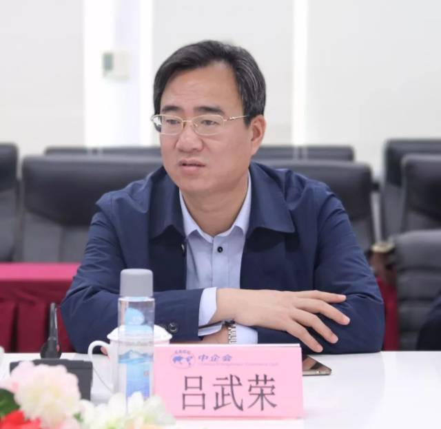鞠振带领河津考察团走访中企会