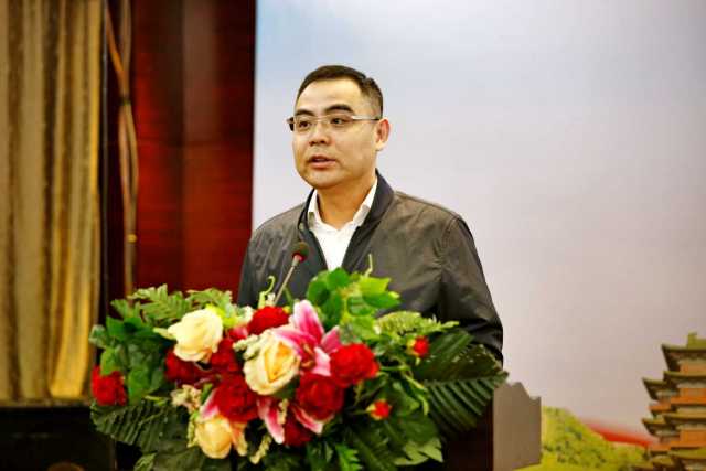 与会领导启动采访仪式;媒体代表对活动表态发言;区委常委,宣传部长