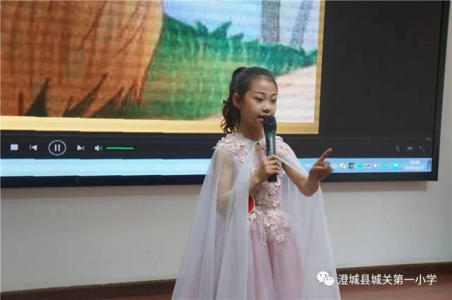 4陶欣《小蓝裙子的故事 2.3樊子萱《小熊借醋 2.