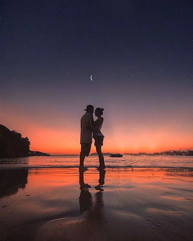 伤感语录:不须旦暮厮守,不须海誓山盟,只要记住那个月夜,只要记住那个