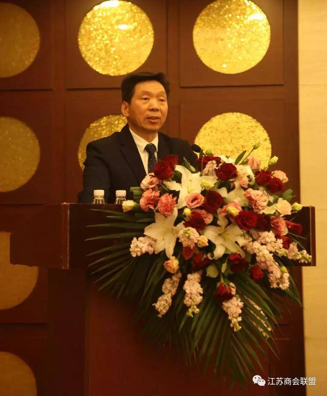 彭江平表示,商会将坚持传承浙商精神,争做新时代新"