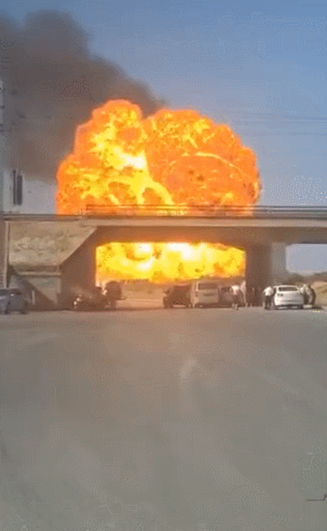 陕西榆林发生一起爆炸事故 现场燃起巨大火球