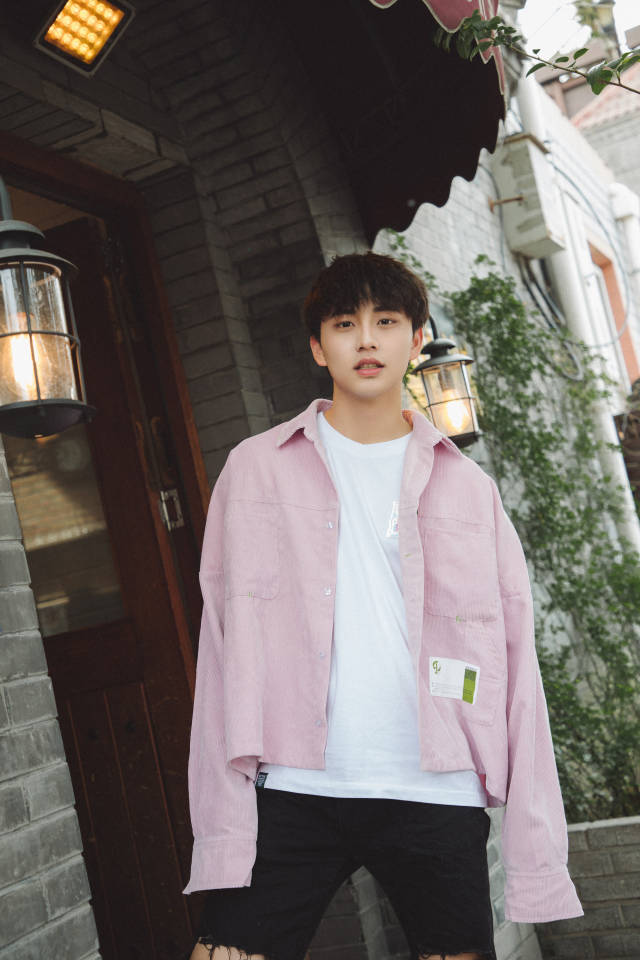 狐友国民校草陈鑫海:梦想拥有胡歌的颜值彭于晏的身材走花路