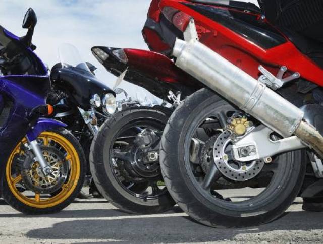 摩托车排气管会放炮?问题不处理好,对车影响