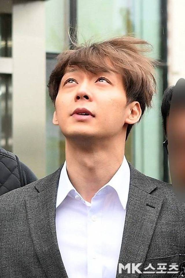 人民网讯 据韩联社报道,涉嫌吸毒的韩国艺人朴有天26日在水原地方法院
