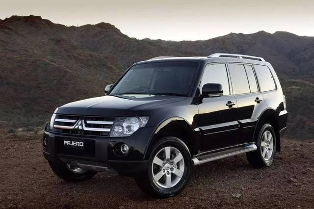 在日系汽车品牌的越野阵营里,帕杰罗与丰田普拉多,日产途乐曾为这个