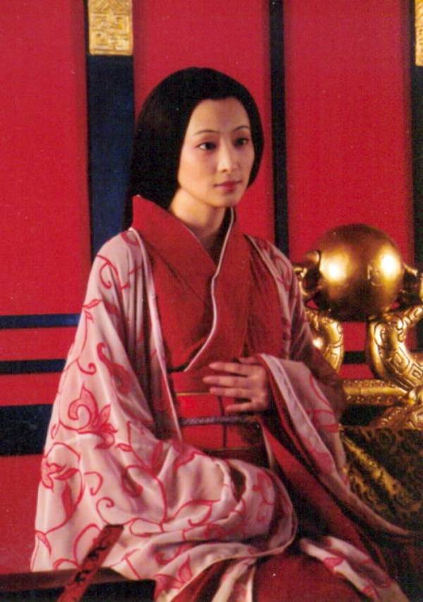 汉孝武皇后李夫人早逝后,她的族人和儿子面临怎样的命运?