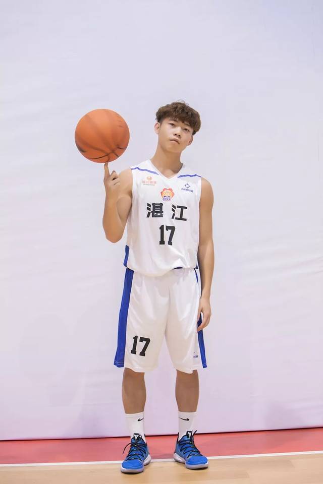 湛江吴川鸿宝汽车城队名单揭晓!