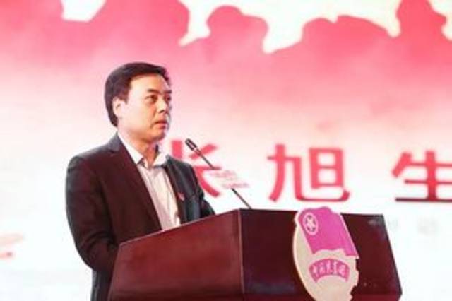 庐阳区委副书记张旭生发表讲话 最后,活动在激昂的团歌中落下帷幕.