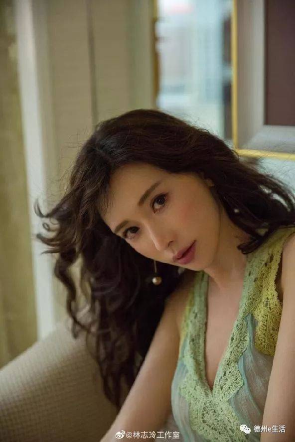 林志玲深v豪乳艳压众星 港媒封"最美"