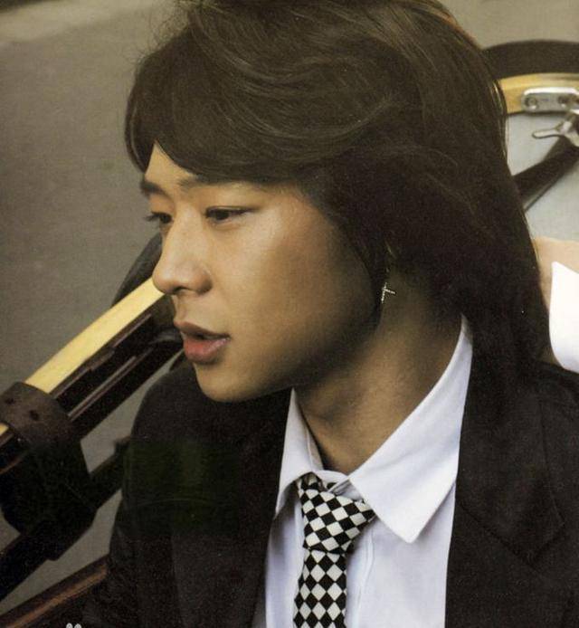 从天团偶像到吸毒罪犯,朴有天是如何一步步自毁的?_手机搜狐网