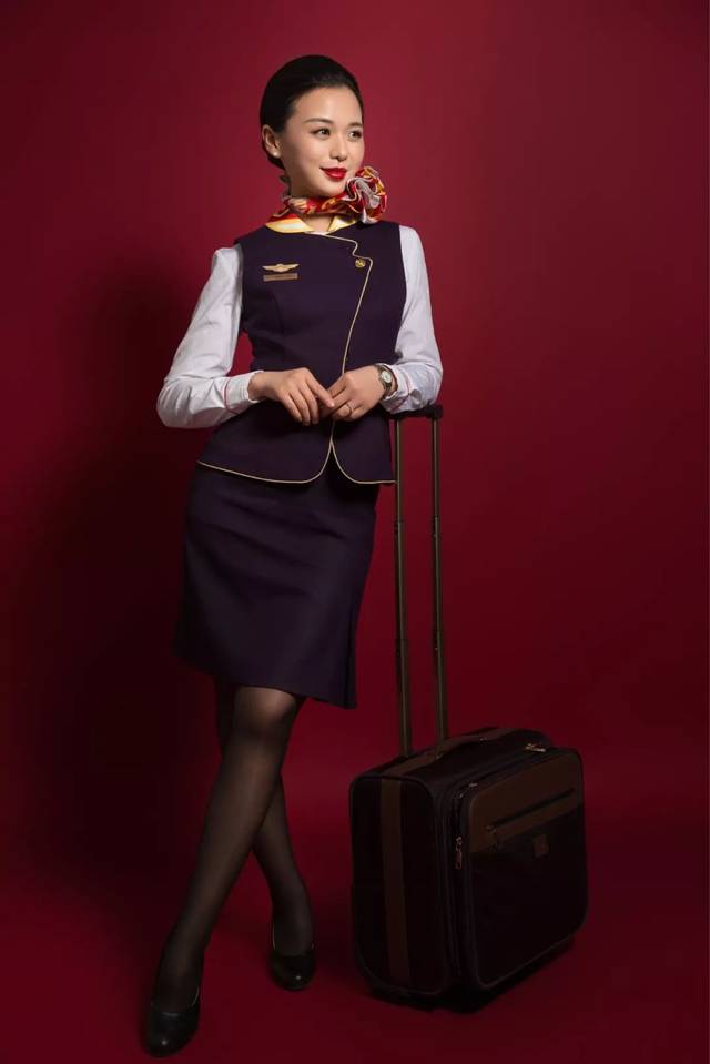 五一人物金鹏航空乘务员刘彩莲平凡耕耘绽放云端