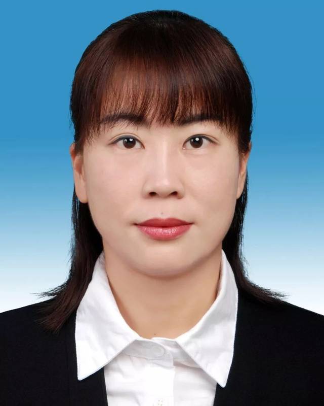 历任砚山县者腊乡副乡长,党委副书记,乡长,县农科局副局长,生物资源