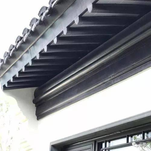 构件荷包椽在顶面削去14的圆形截面椽子