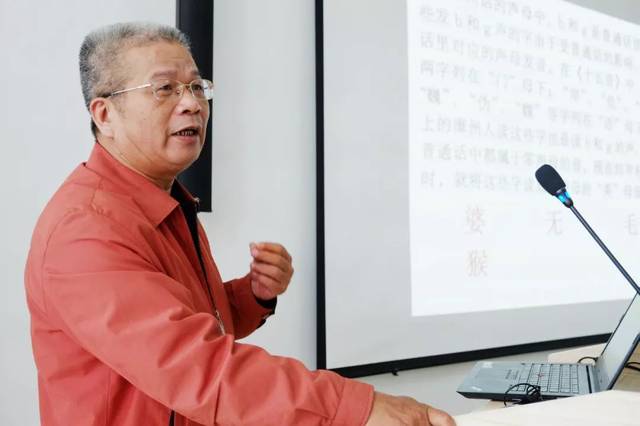 4月27日早上,图书馆荣幸邀请到双砲山——张一贵老师来馆举办公开讲座