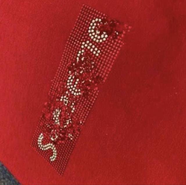 万元Supreme x Swarovski Box Logo这样糟！你的心不疼么！？_手机搜狐网