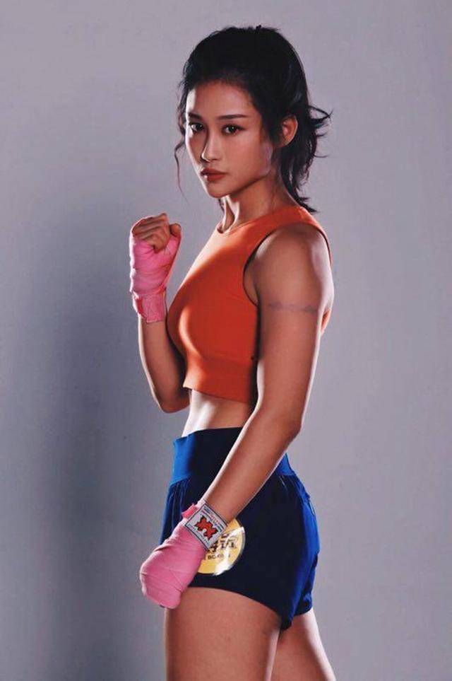 她是搏击界的女神,身材出众颜值高,被称为"最美搏击女郎"!