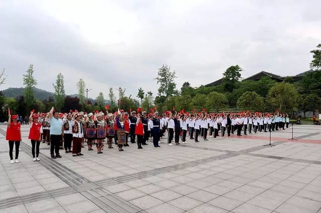通道县人民政府党组成员,副县长候选人龙章义寄语团员青年  要坚定