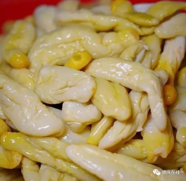 实拍,德庆美女是这样做黄瓜榨的,1斤黄瓜只得2两榨.