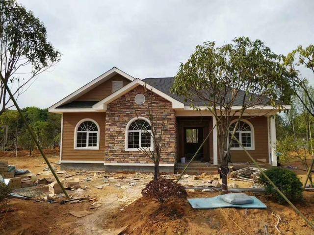 轻钢别墅好多钱一个平方?包含室内装修没?别墅价格组成是什么?