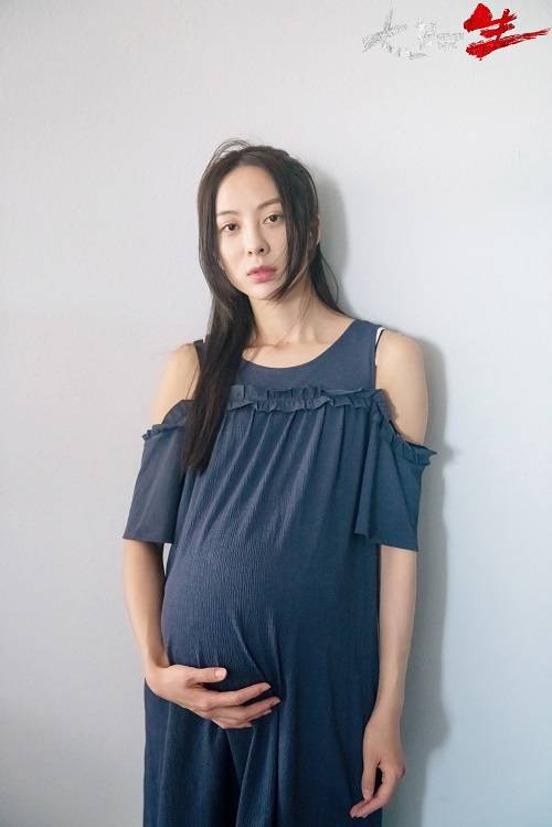 在东方卫视火热播出,开播之初,就以新颖的公路题材电视剧,吸引观众