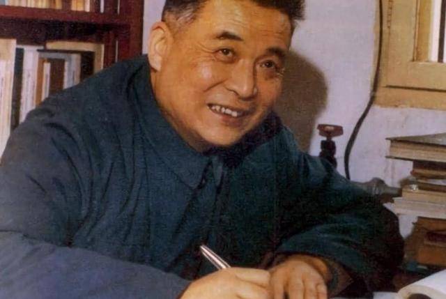 五四晚会上感动无数网友的两弹元勋"邓稼先",毕业于哪所大学?_手机搜