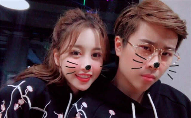 pdd自导自演被打脸?误认卢本伟给他送超火,遭赵梦玥否认_手机搜狐网