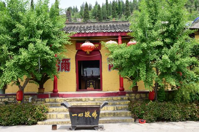 行走在徐州大彭镇,赶庙会,寻唐槐后人,游千佛寺,寻找五色土