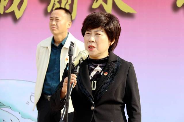 潢川县春申中学开展防溺水主题安全教育签名活动