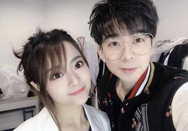 王多多事件出现大反转:王多多其实未婚?奶弟向粉丝借3万不还!