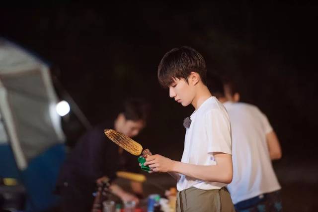 王源《吆不倒台》被质疑非原创,制作人道明真