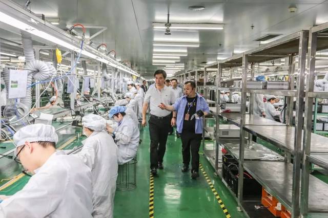 九洲集团党委书记,董事长夏明率队到绵阳京东方参观交流
