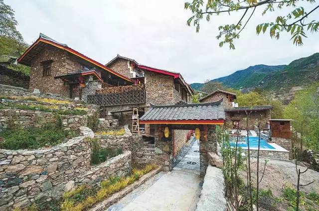 沉浸式演出喜迎康定鱼通官寨开园