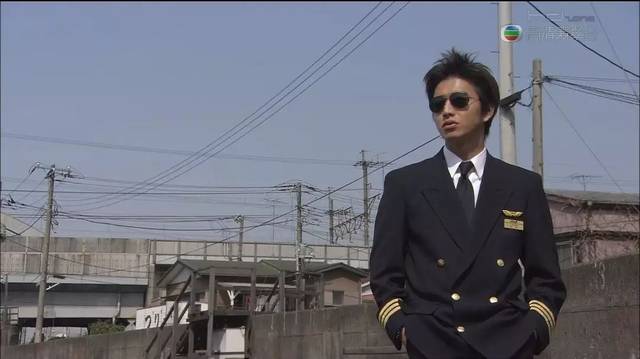 像我以前看过一部日剧(经查应为 2003 年木村拓哉主演的 goodluck!