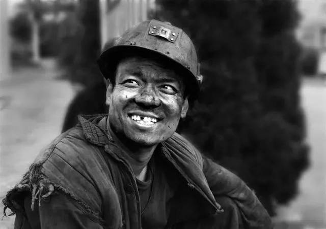 实拍矿工升井视频,看哭10万矿工家庭!