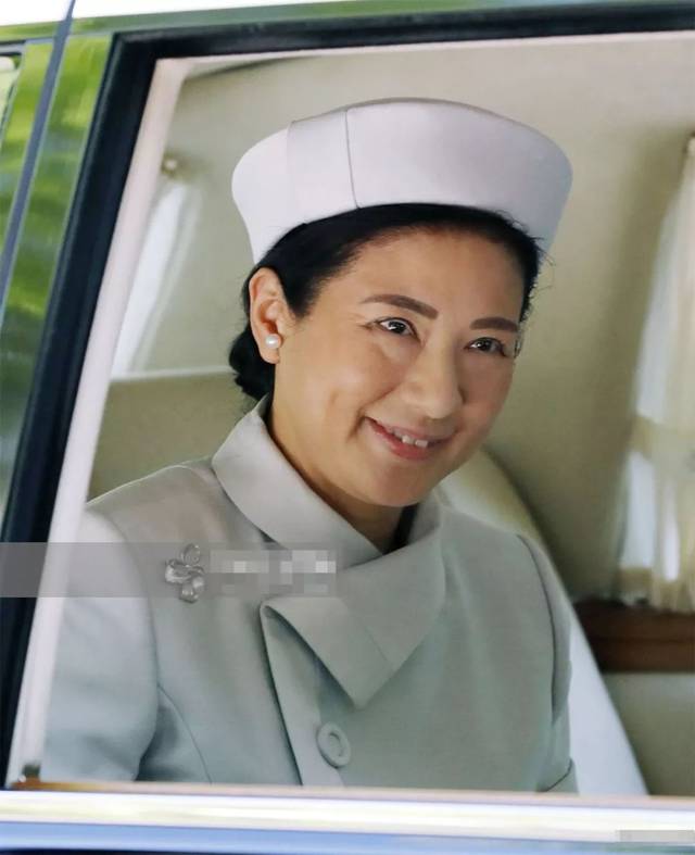 日本雅子皇后穿上古装第一次出色完成祭祀纪子妃只能殿外等候