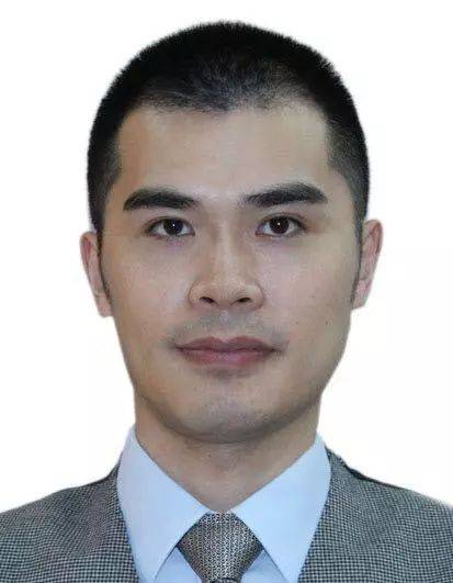 德国耐驰朱宁一先生简介  朱宁一,机械工程专业毕业后参加企业海外