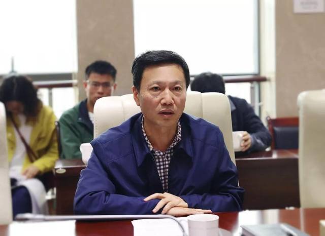 遵义市副市长姜灵春主持召开上海路改扩建项目专题调度会