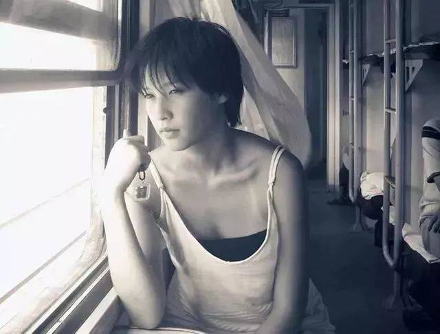 tvb江湖大嫂受尽凌辱,现实中21岁当继母 ,长跑8年才结婚!