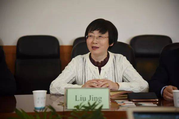 刘静对迪肯大学代表团到访表示热烈欢迎.