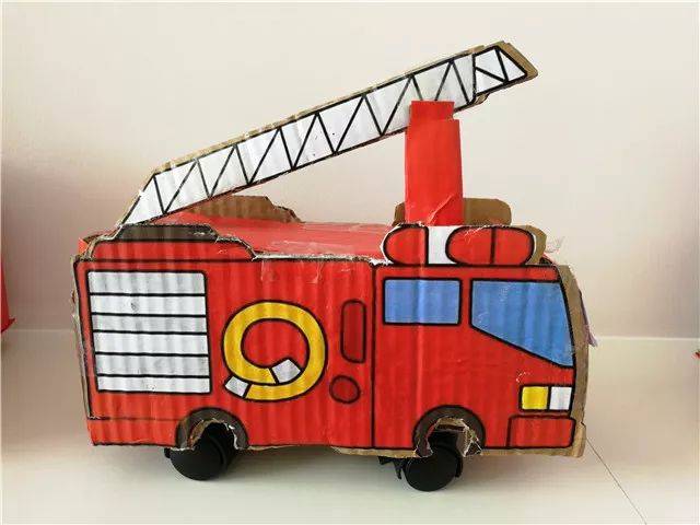 橡皮泥手工制作消防车图片