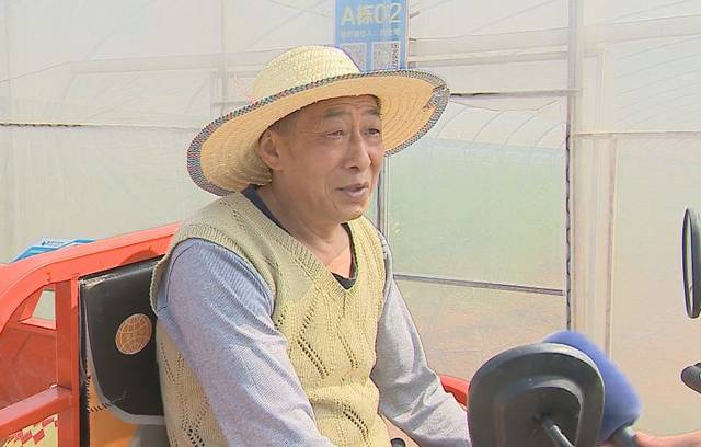 肖光强 恩阳居民 说 现在恩阳道路建设很好,交通很方便,赶场都可以坐