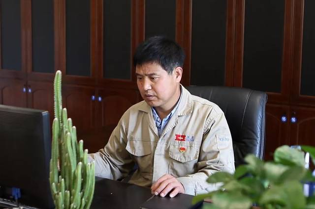 余承阳于2002年7月到浙江亚孙砂轮有限公司工作,担任装备部长至今