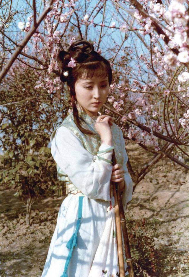 5月13日,陈晓旭逝世12周年,人间不忘林妹妹(含31张美图)