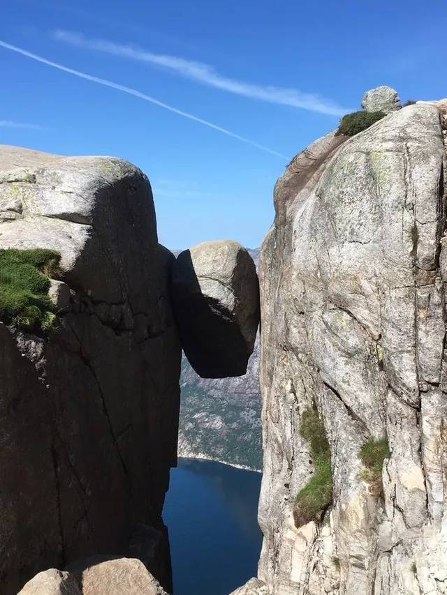 挪威三大奇石之征服奇迹石kjerag_手机搜狐网