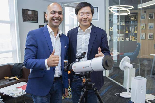 雷军赠送给小米印度副总一台天文望远镜