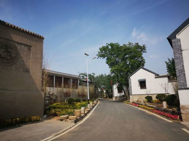 长清区马山镇观摩团一行到明水街道观摩