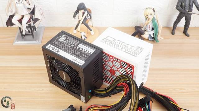 只是颜色做了变动?新版鑫谷gp700p白金版电源开箱