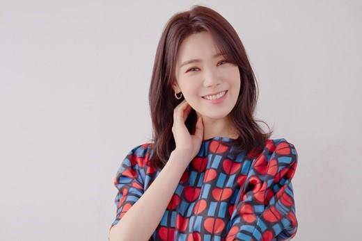 朴秀雅接受媒体采访回答《无理的李英爱》相关问题