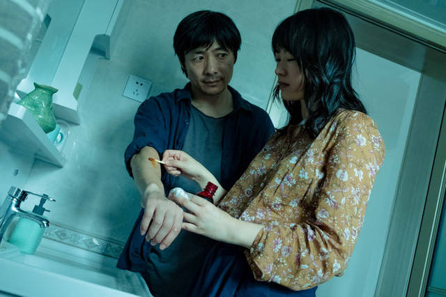 该片也是女主黄璐主演的影片继《一只黄鸟》及《盲山》之后,第三次